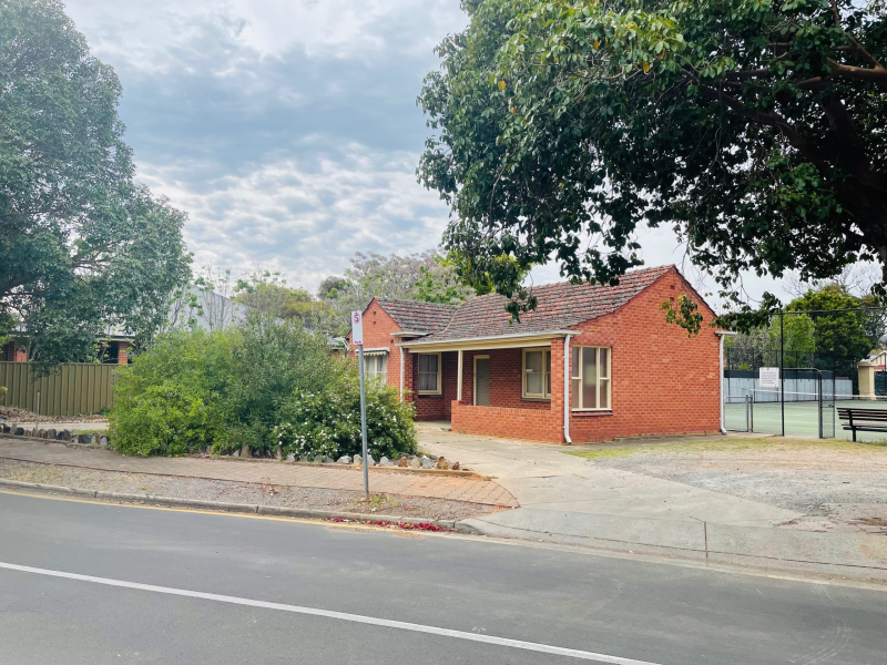 Batchelor Reserve - Harvey Avenue Entrance